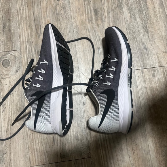 Nike Running Shoes - Picture 3 of 4